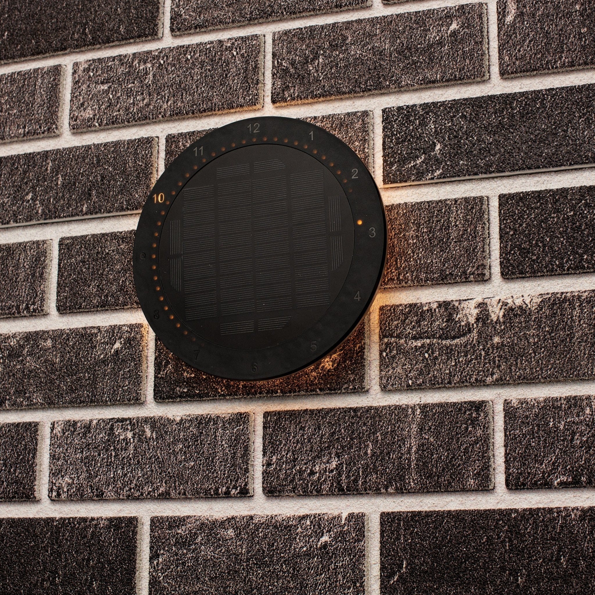 LED's Light Solar Wandklok voor Buiten - Draadloos op zonne-energie - Automatisch aan/uit - 22 cm Wandlampen LED.nl