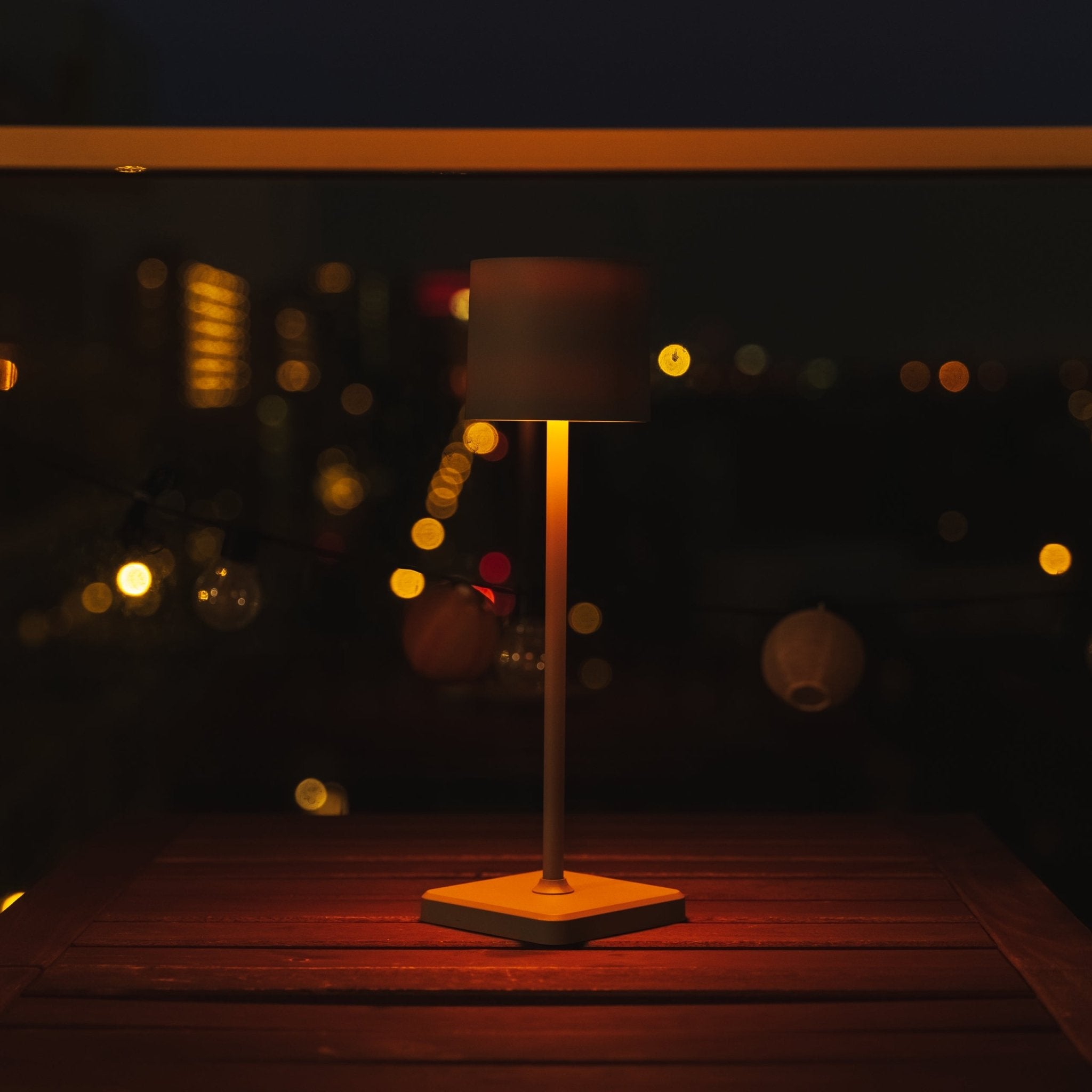 LED's Light Oplaadbare LED Tafellamp - Dimbaar via aanraking - Binnen en buiten - Grijs Tafellampenen LED.nl