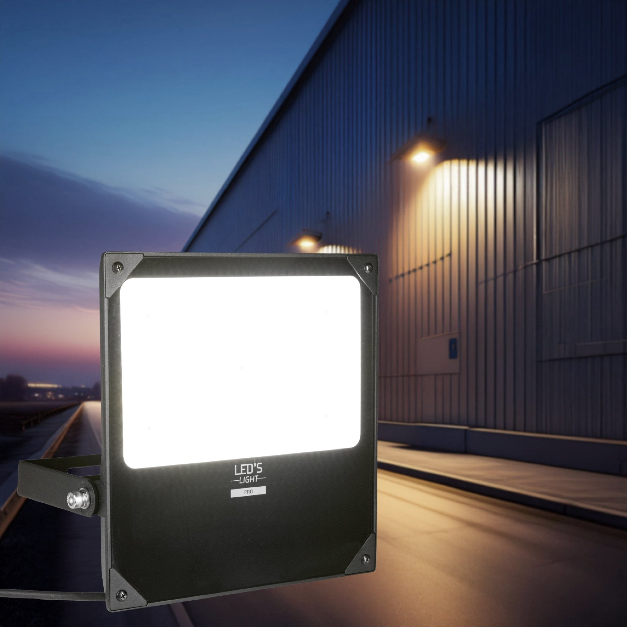 LED's Light Professionele LED Floodlight 37000 - 3 lichtstanden - Waterdicht - 200 watt - daglichtsensor Schijnwerpers LED.nl
