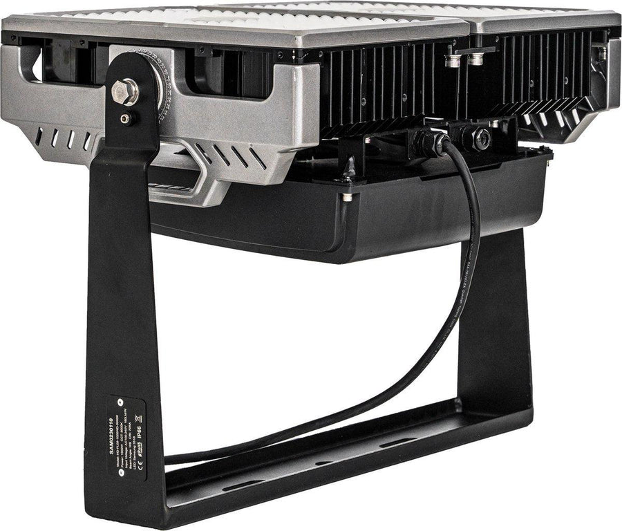 Ultra LED Floodlight 1000W - for construction sites, sports fields and stadiums - 155000 lumens - IP66 - LED.nl