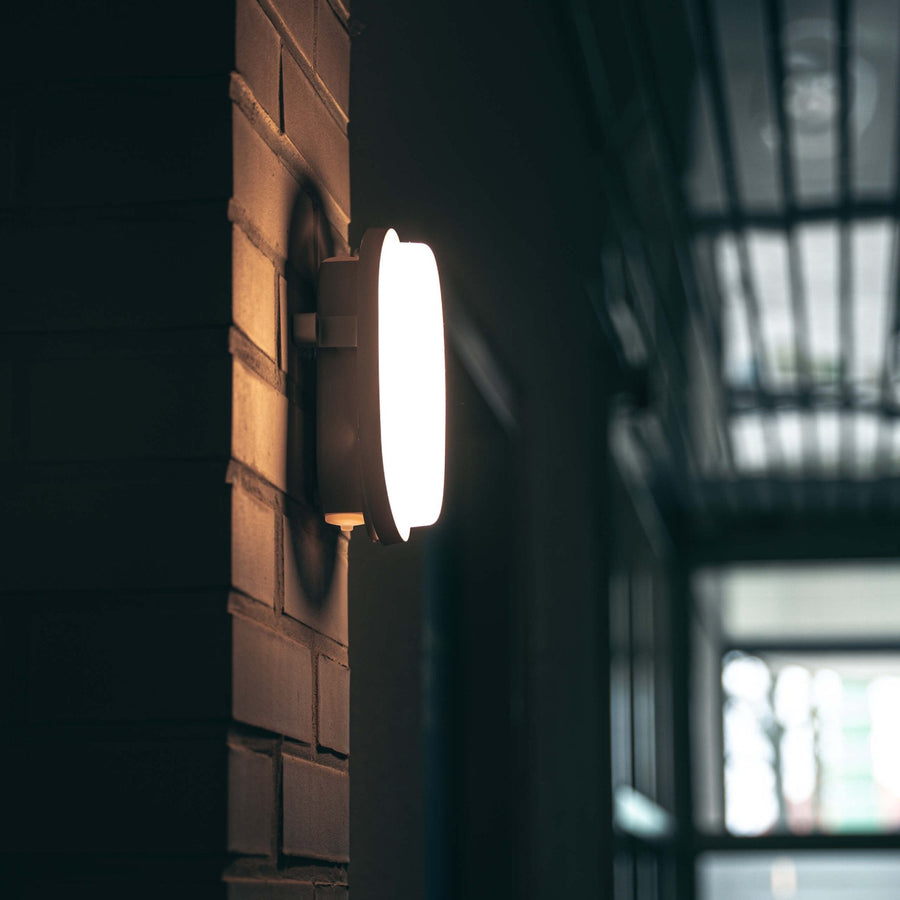 CCT Bull Eye Lamp for ceiling &amp; wall - IP65 - Suitable for indoor and outdoor use - 18 cm - LED.nl