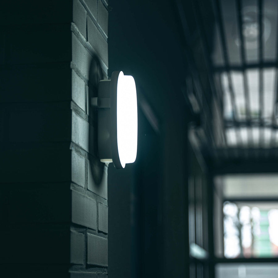 CCT Bull Eye Lamp for ceiling &amp; wall - IP65 - Suitable for indoor and outdoor use - 18 cm - LED.nl