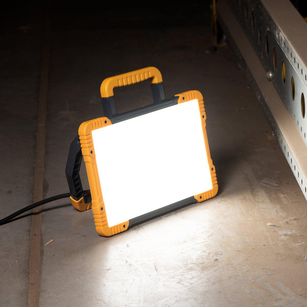 LED's Work ColorPro Bouwlamp 6000 - Realistische kleurweergave CRI97 - 5 meter snoer - IP54 - 60W Werklampen LED.nl