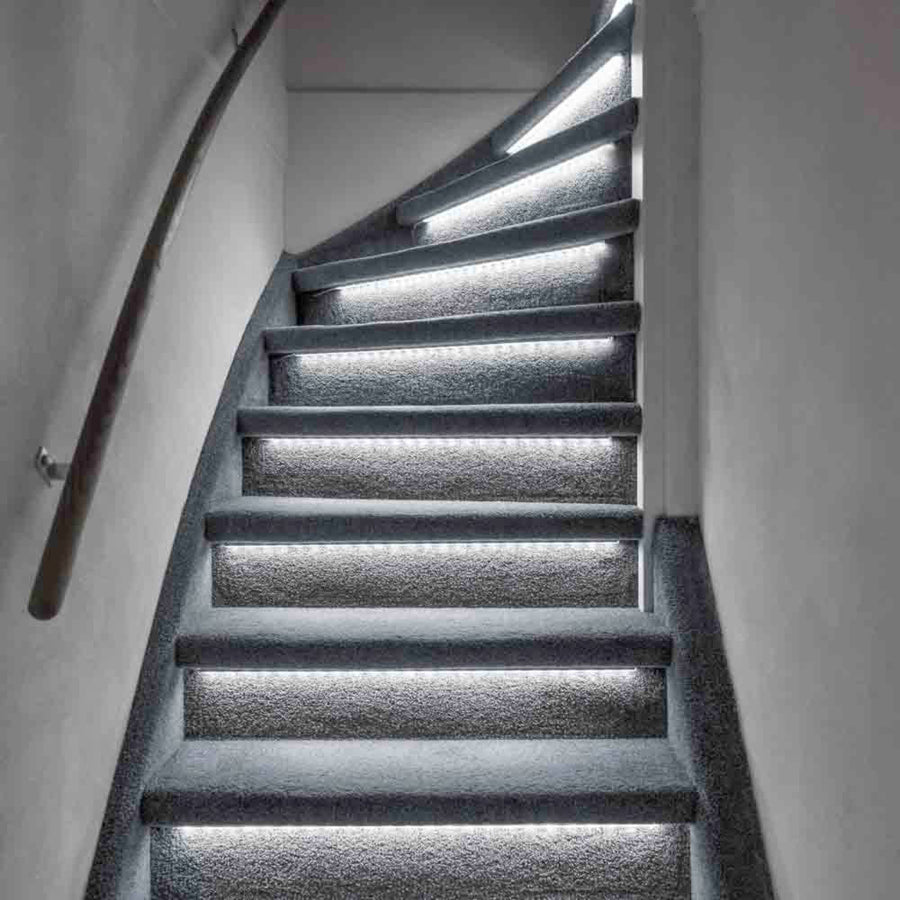 LED's Light Complete LED Trapverlichting set - 15 treden x 80 cm - Lengte aanpasbaar - Koud wit licht Trapverlichting LED.nl