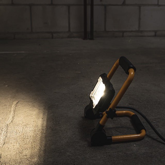 LED's Work Construction Lamp 3300 - Foldable &amp; Tiltable - 3 meter cord - IP65 - 30W - LED.nl