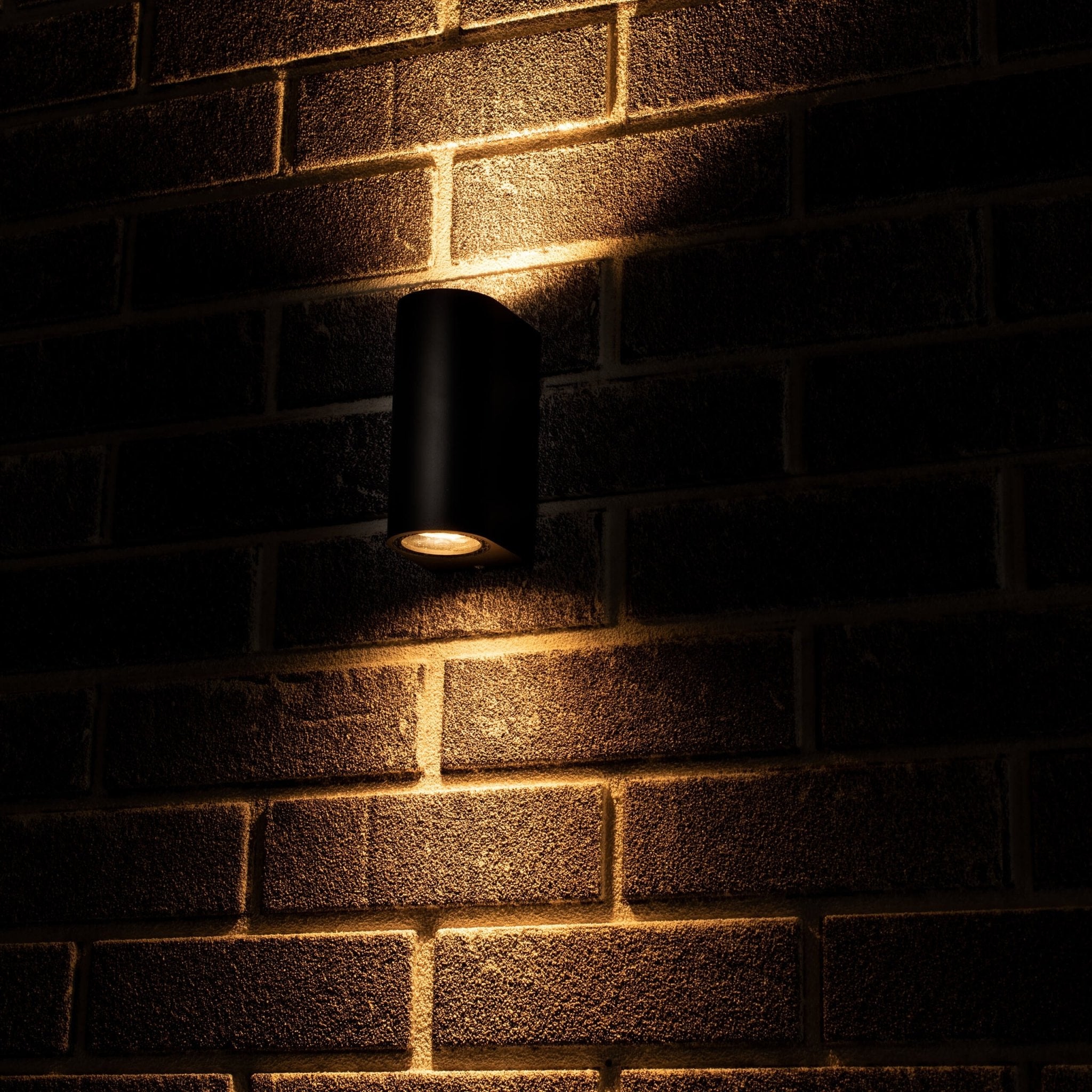 LED wandlamp buiten - Cilinder met 2 x GU10 fitting - Sapri - IP44 - Zwart - LED.nl