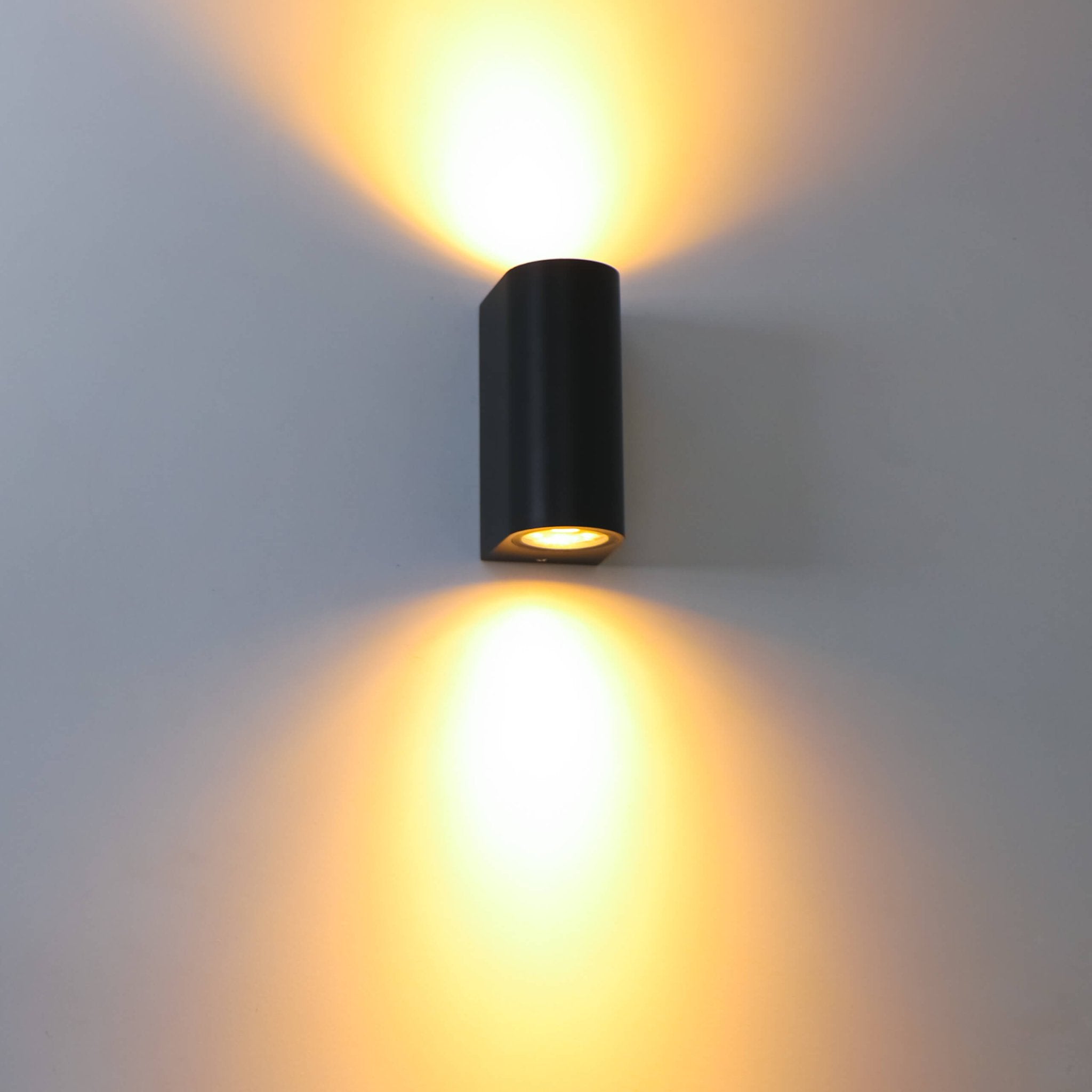 LED wandlamp buiten - Cilinder met 2 x GU10 fitting - Sapri - IP44 - Zwart - LED.nl