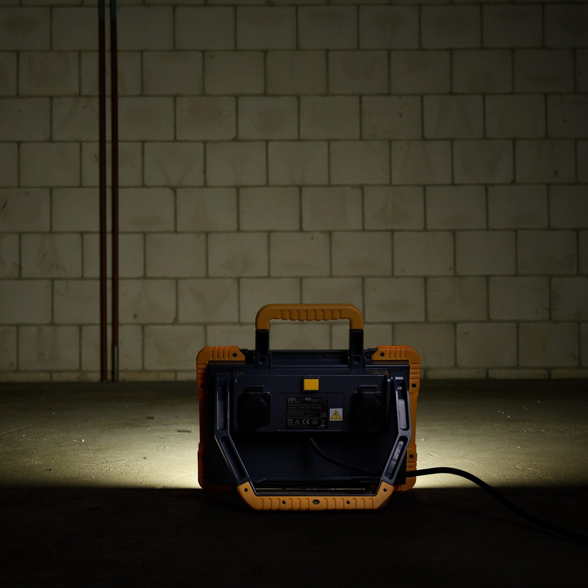 LED's Light Draadloze LED Zwaailamp op Batterijen - 9 standen - Magnetisch & Waterdicht - Blauw Bouwlampen LED.nl