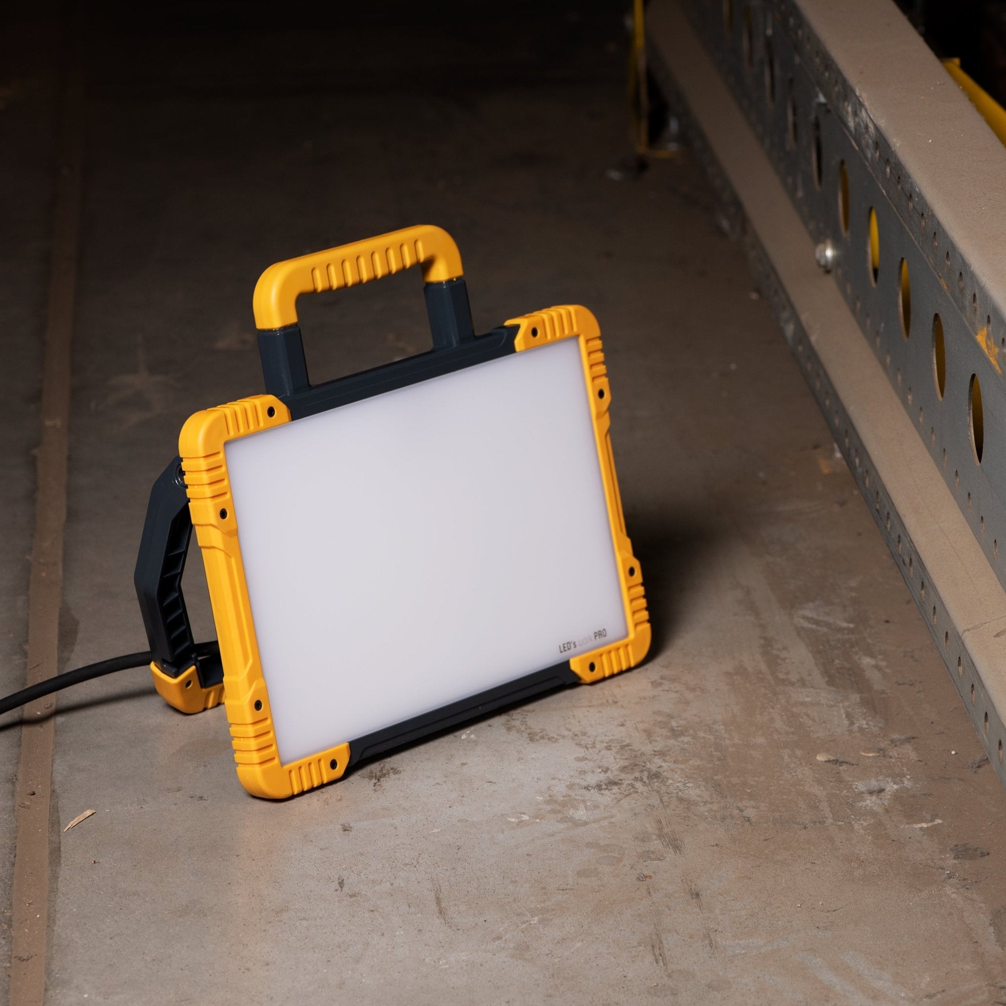 LED's Light Draadloze LED Zwaailamp op Batterijen - 9 standen - Magnetisch & Waterdicht - Blauw Bouwlampen LED.nl