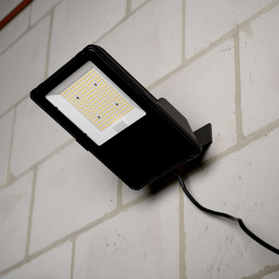 Premium LED Floodlight 50W - 30 Year Lifespan - IP66 Waterproof - 7750 lm - LED.nl