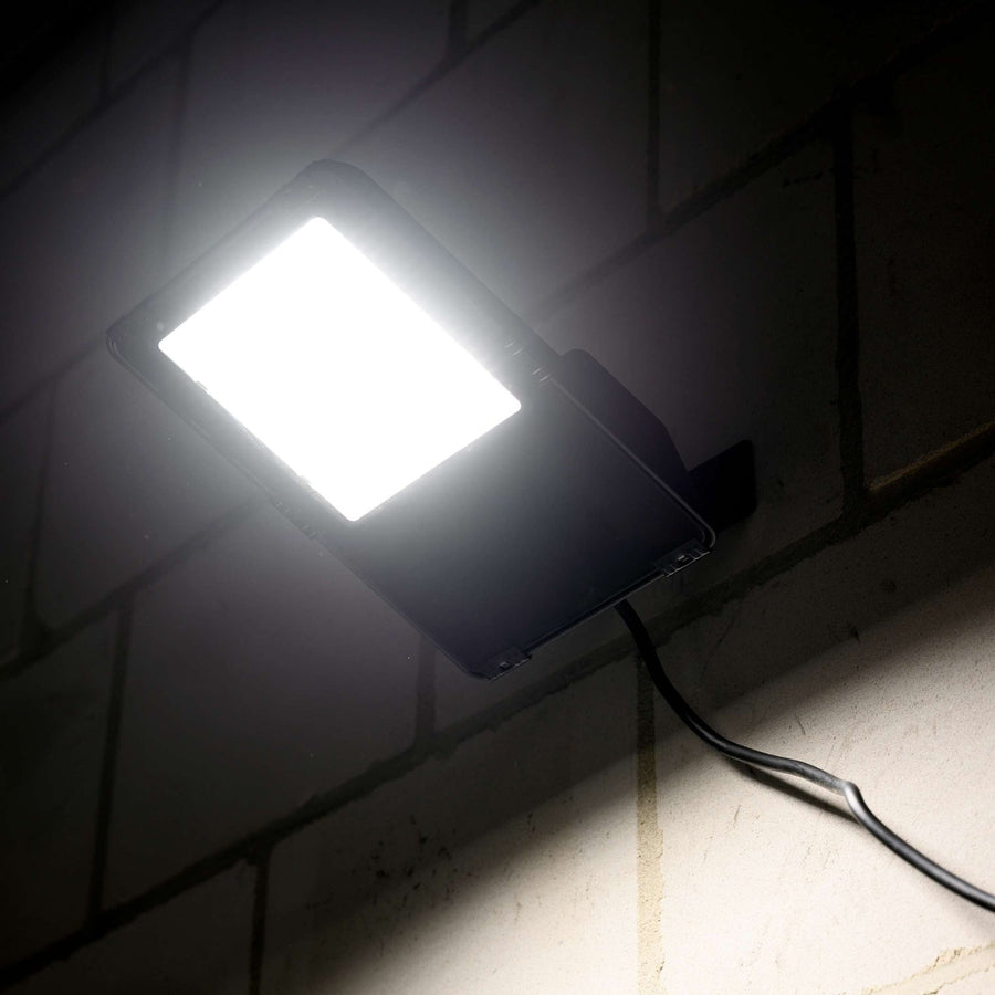Premium LED Floodlight 50W - 30 Year Lifespan - IP66 Waterproof - 7750 lm - LED.nl