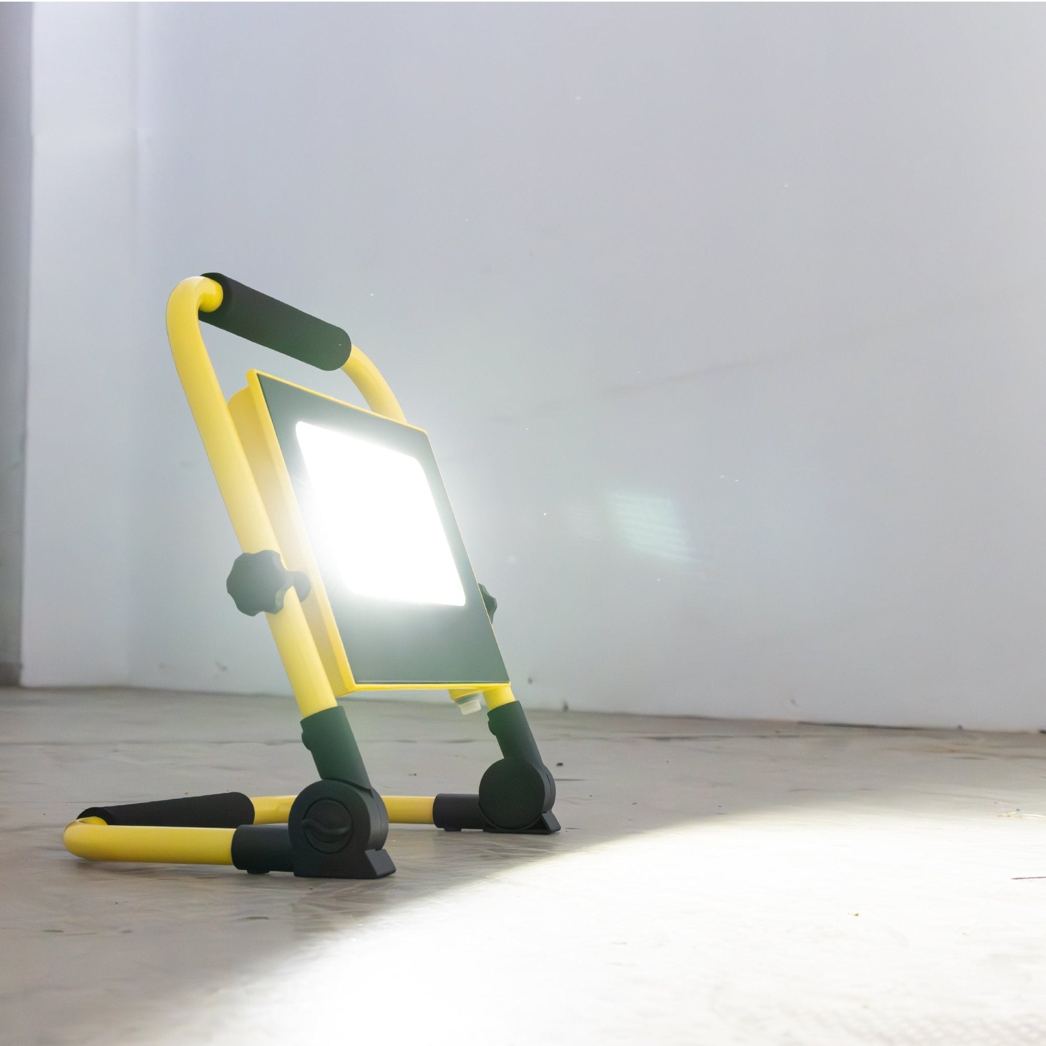 LED's Work Bouwlamp 1400 - Inklapbaar & Draaibaar - Stof- en waterbestendig - 20W Werklampen LED.nl