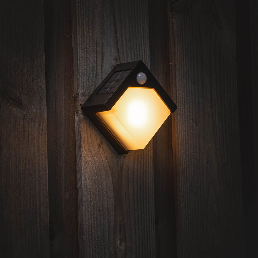 LED's Light Solar LED Outdoor Lamp with Motion Sensor - Wireless Solar Powered - Black - IP44 - LED.nl